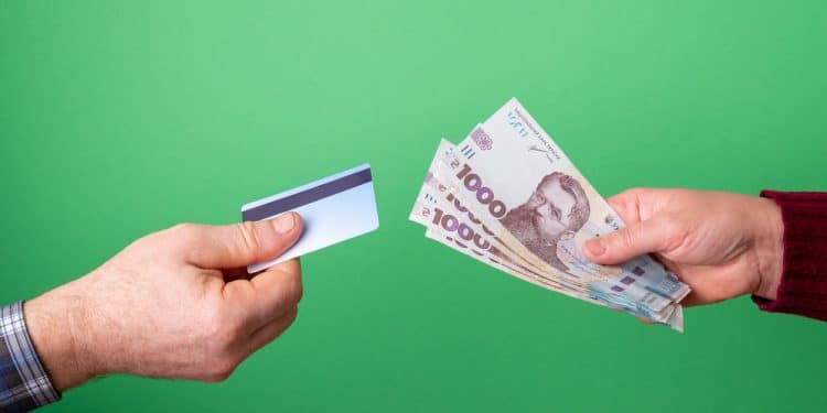 Cash vs. Card: Which One Helps You Save More?